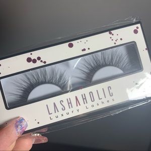 Lashaholic luxury lashes
